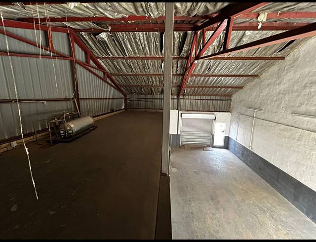 150M² WAREHOUSE TO LET IN WYNBERG